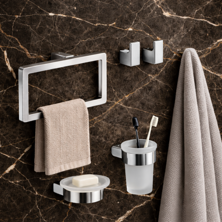 Pirenei in Chrome Bathroom Accessories